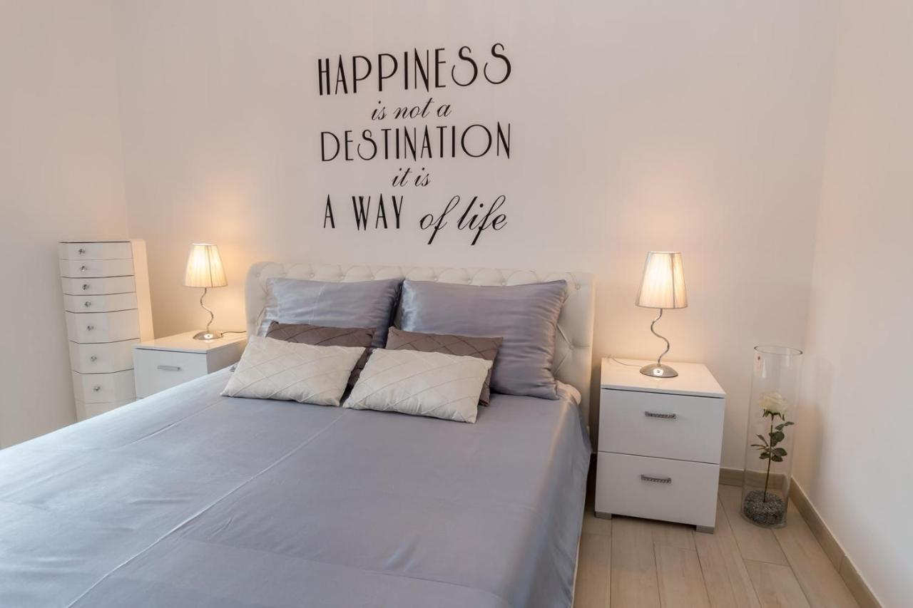 Holiday House Queens With Sea View Selce Exterior photo